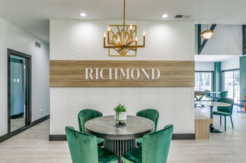 the dining room at richmond apartments in richmond, va at The Richmond